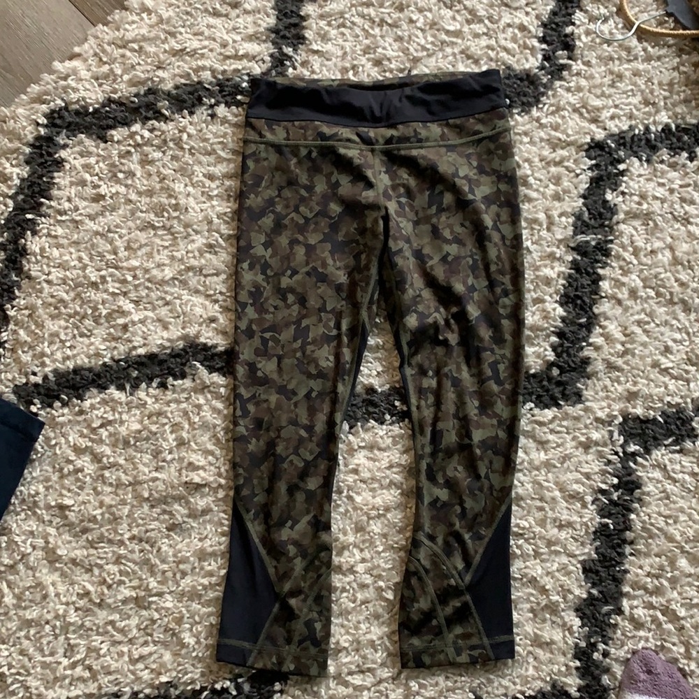 Lululemon Run: Inspire Crop II *Full-On Luxtreme (Mesh)